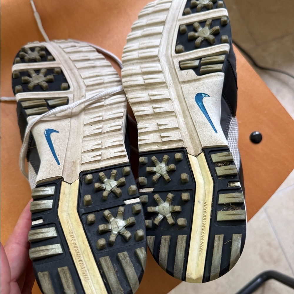 Nike Women’s Black, Gray, and Blue Athletic Shoes - Picture 3 of 4
